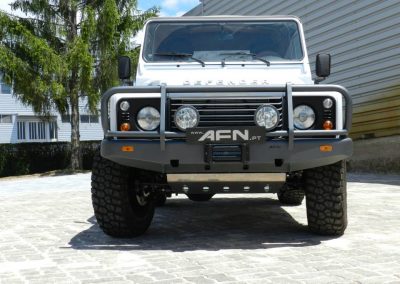 LAND ROVER DEFENDER