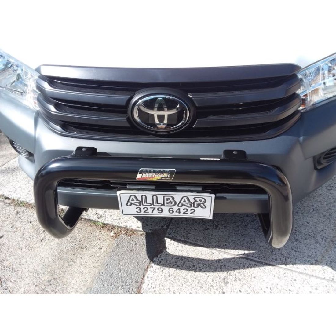 Black Nudgebar to suit 2022 Toyota Hilux SR