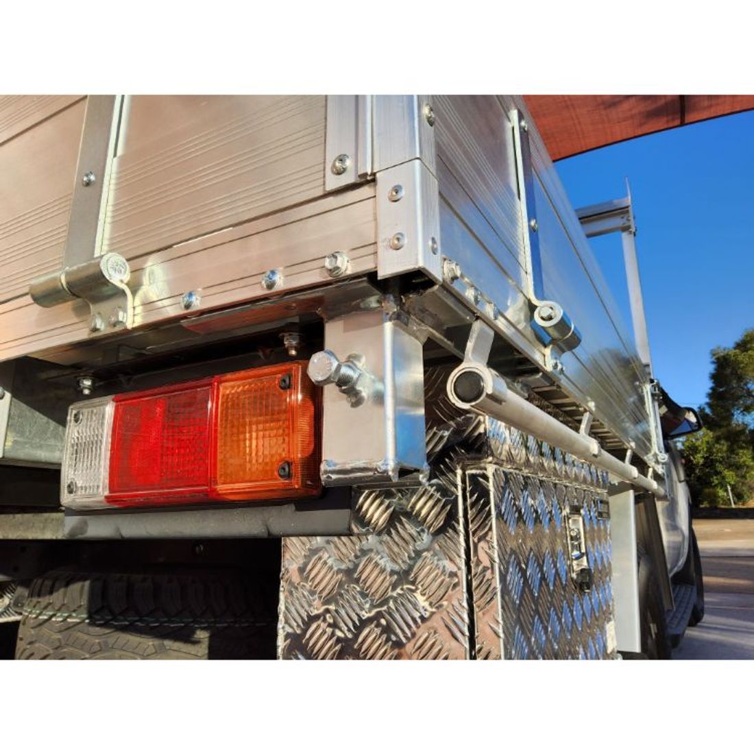 40 x 40 Square Underbody Rear Rack Socket