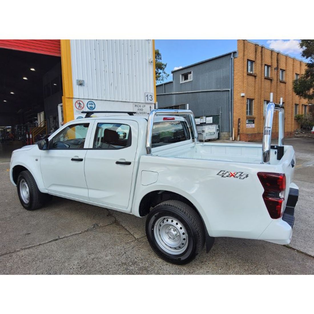 Polished 76mm Front Fixed/Rear Removable Style Racks to suit 2023 Isuzu DMax