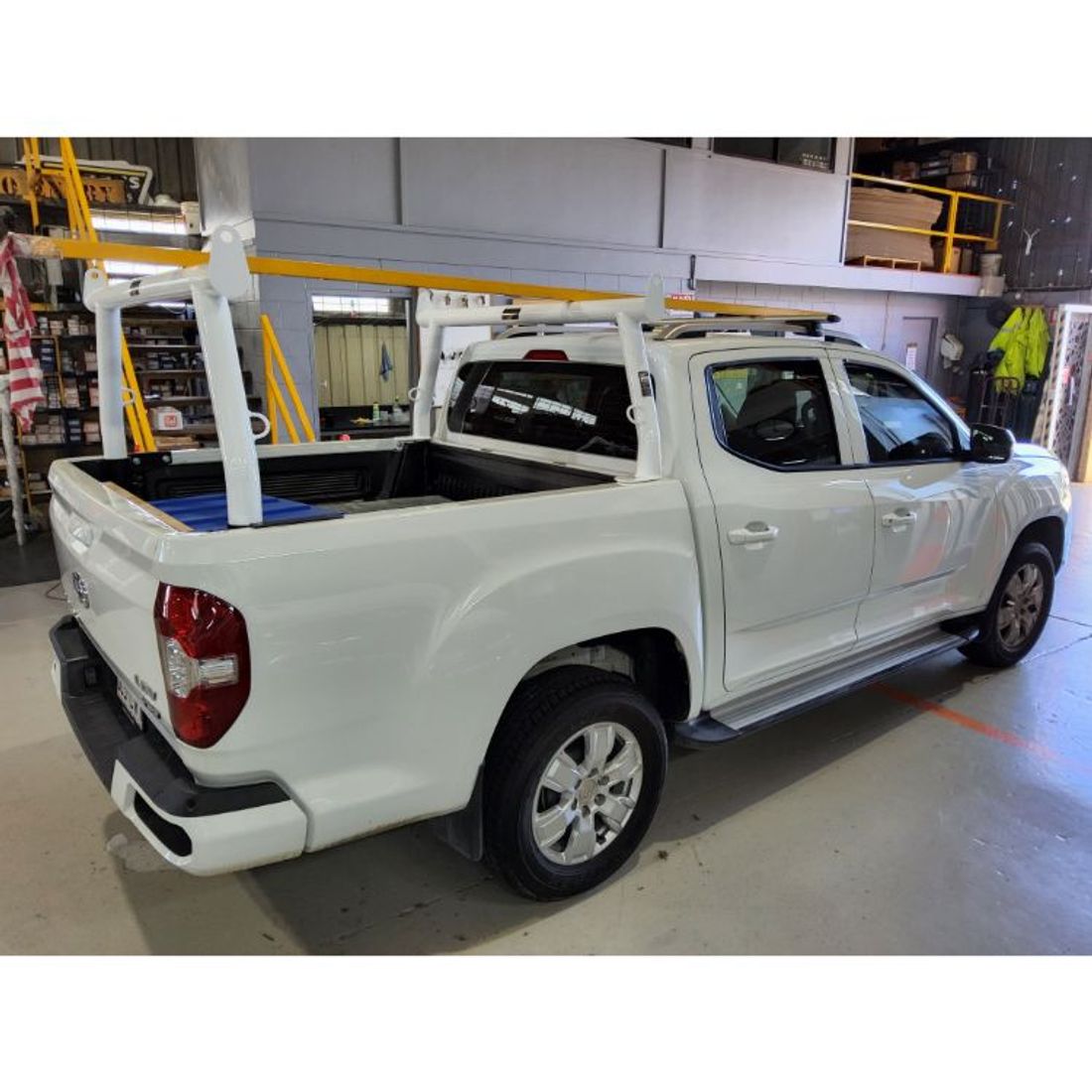 P/Coated White Trade Racks with welded Tie Down to suit 2020 LDV T60