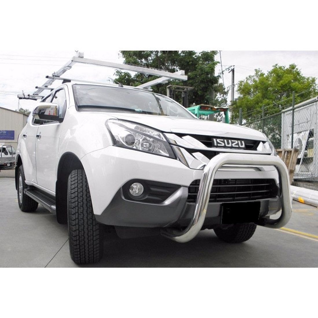 Polished Nudgebar to suit 2017 Isuzu MUX