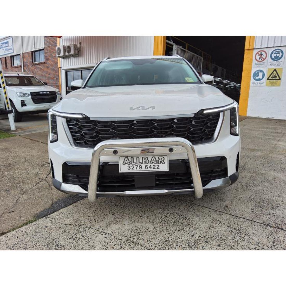 Polished Alloy Nudgebar with with 2 Light Tabs to suit 2024 Kia Sorento