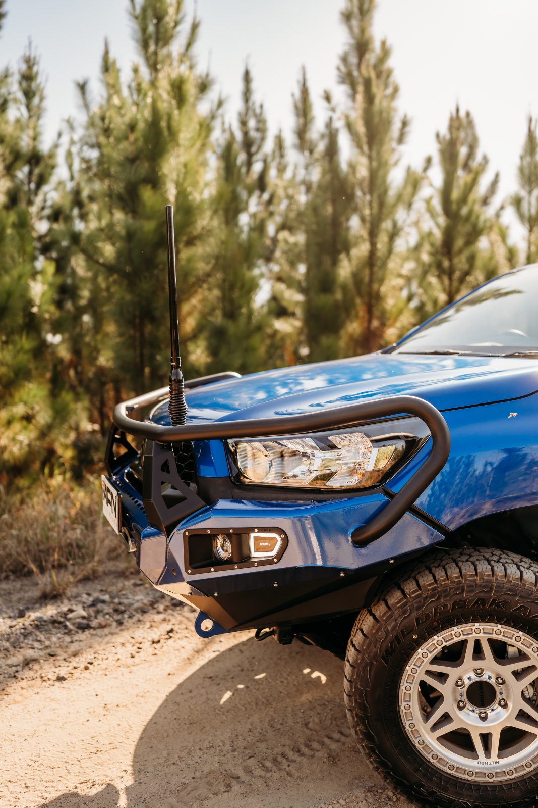 Toyota Hilux 2025 48 Volt - SIDE STEPS