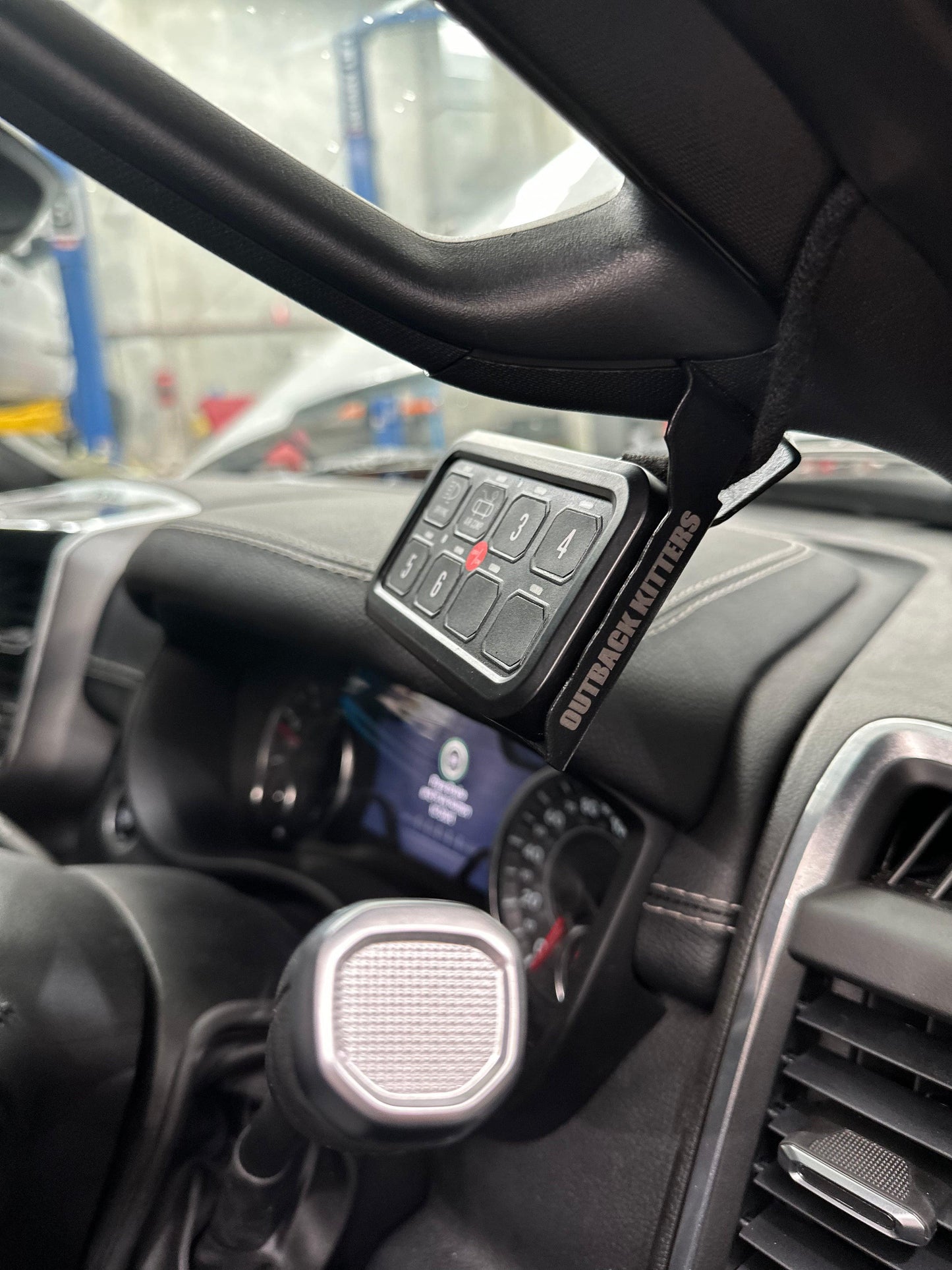 8-Way Switch Panel Mounting Bracket | RAM 2500/3500 (2019+)