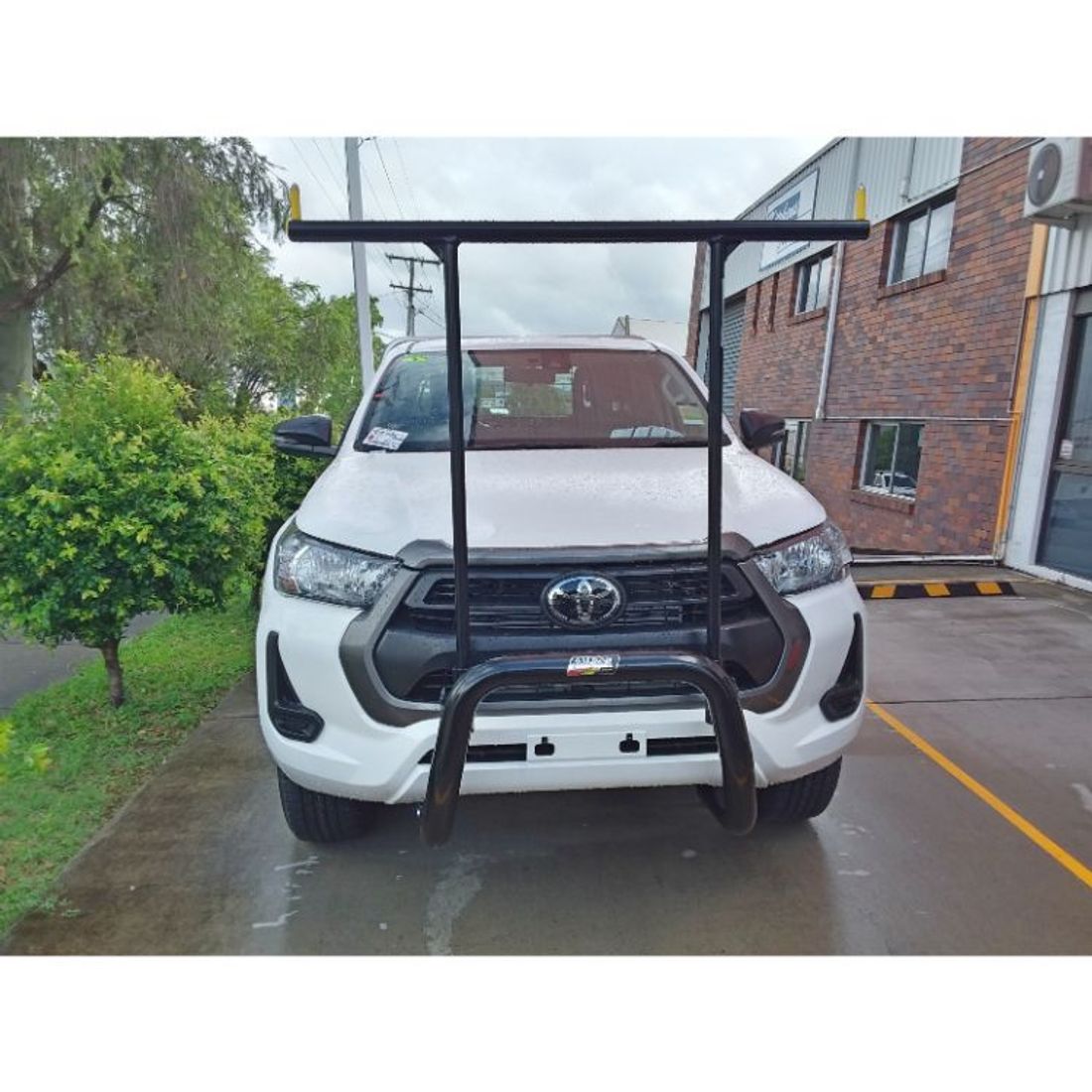 Black Nudgebar & Hrack Set compatible with 2020+ Toyota Hilux SR/Workmate with Safety Sense
