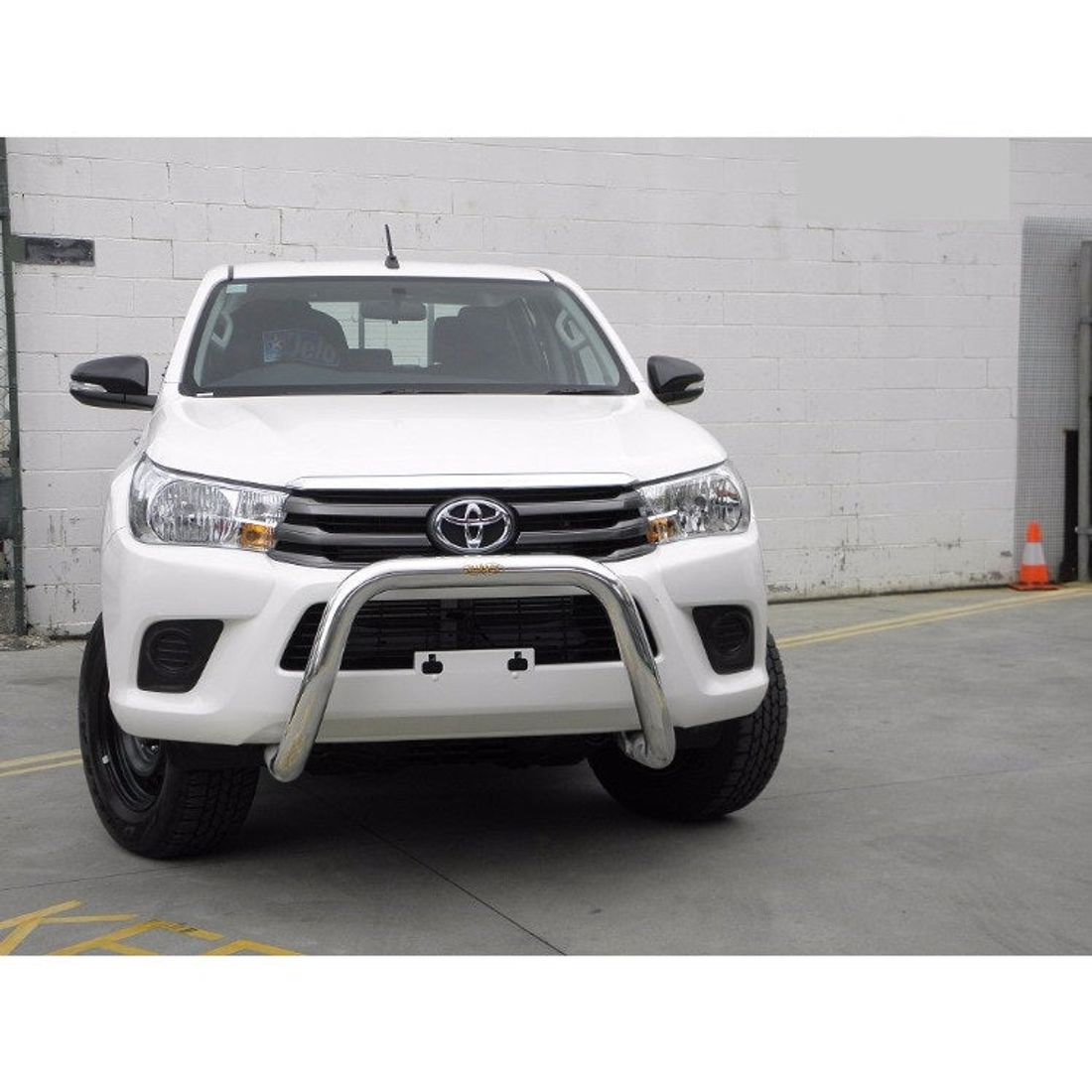 Polished Nudgebar to suit 15+ Hilux SR5