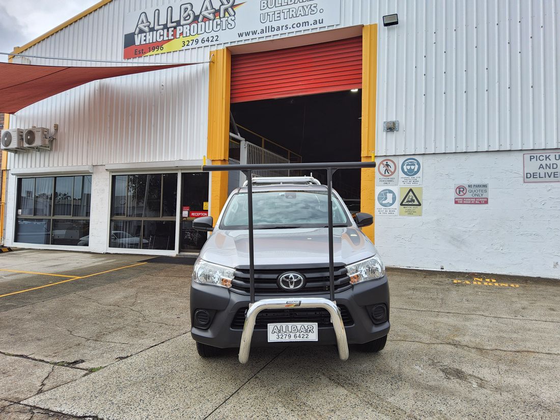 Polished Nudgebar with Black HRack to suit 2025 SR Hilux