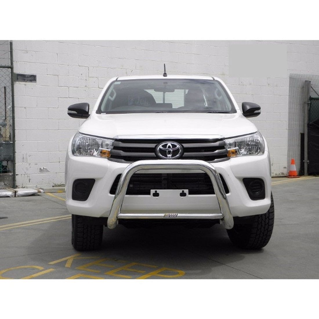 Polished Nudgebar to suit 15+ Hilux SR5 Series II