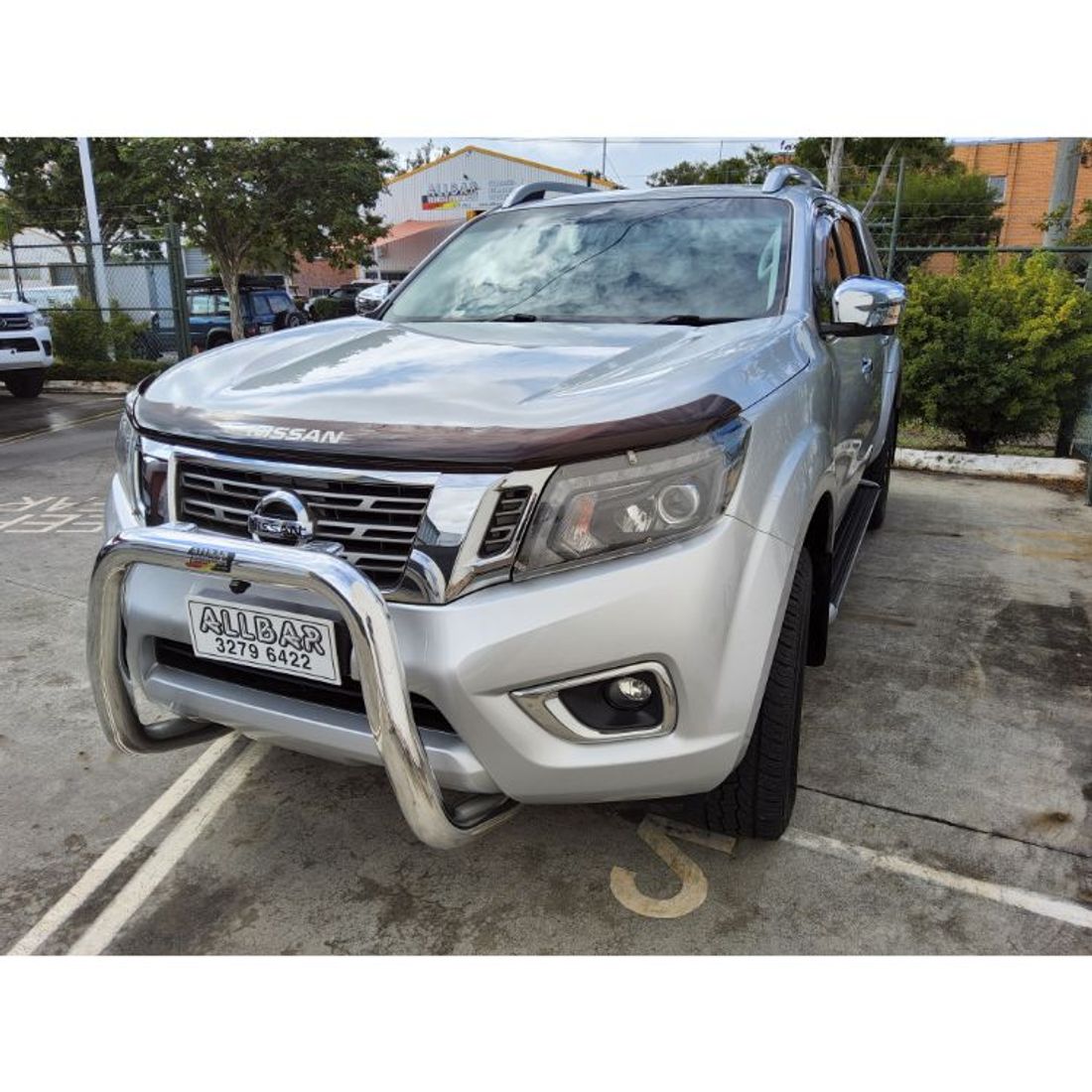 Polished Alloy 76mm Nudgebar to suit 2023 Nissan Navara