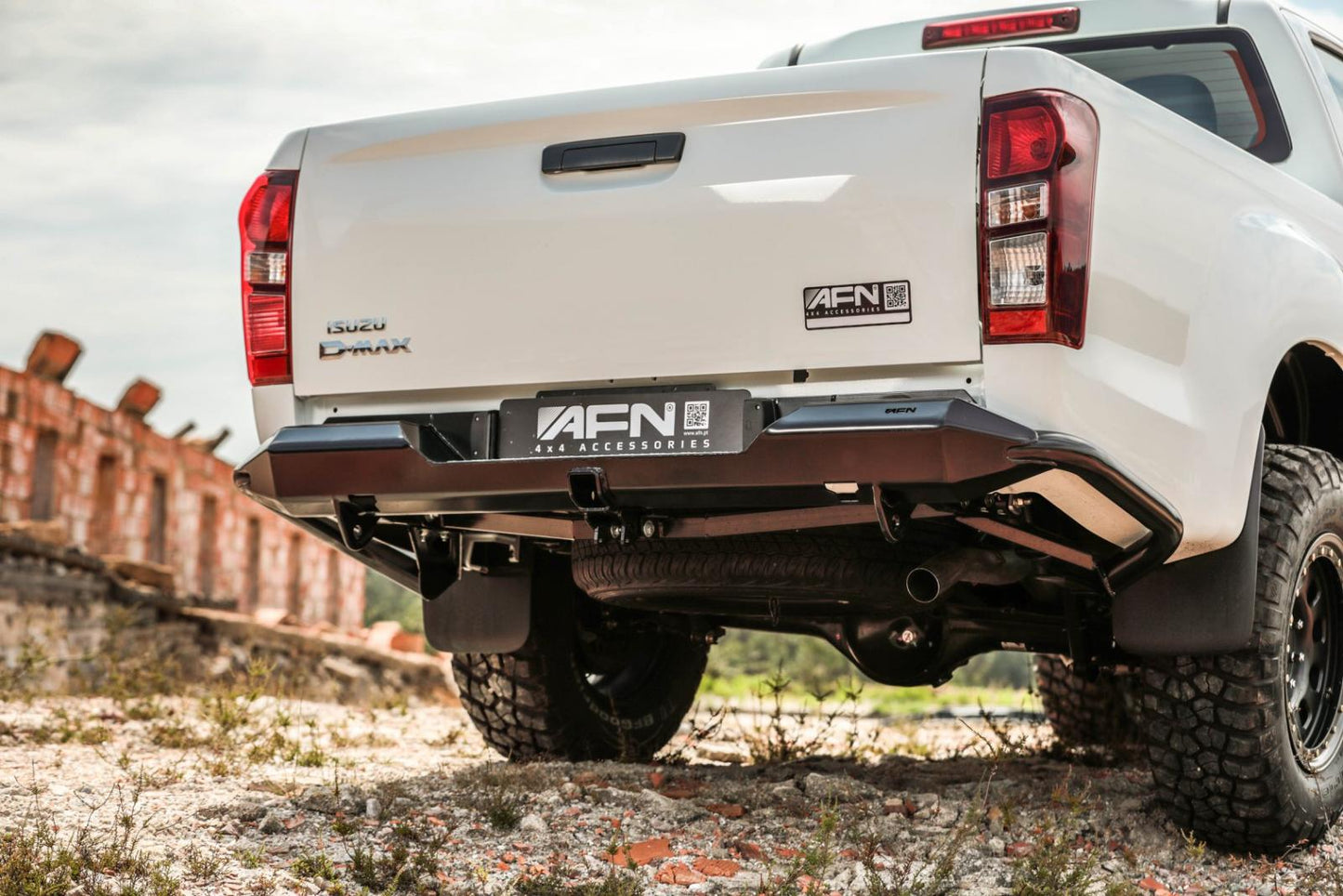 Isuzu D-Max 2017-2020 (please check vehicle) - steps ($2050) and rails ($1200)
