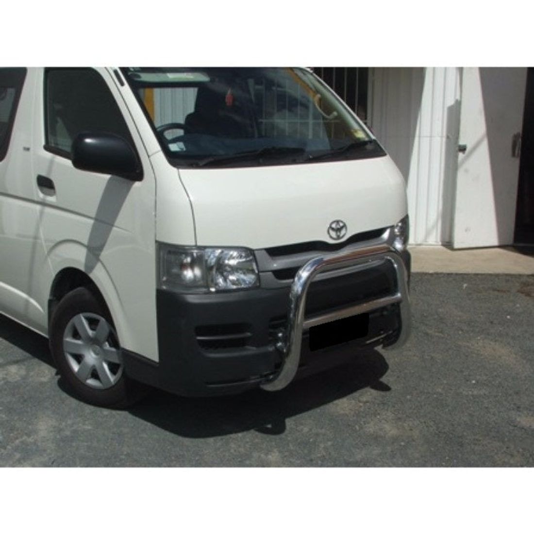 Polished Nudgebar Series II to suit Toyota Hiace Commuter