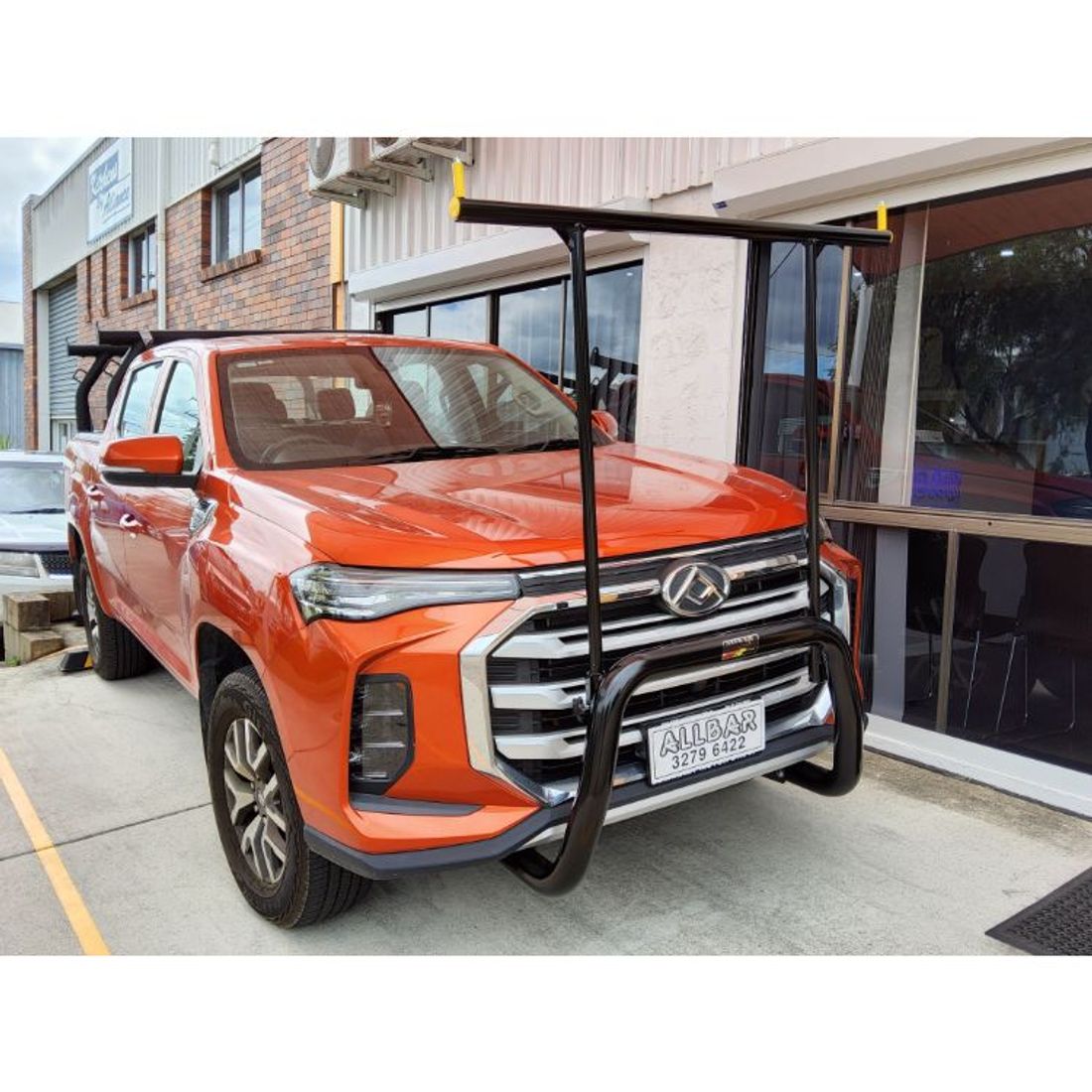 Black Nudgebar & Hrack Set to suit 2023 LDV T60 Max