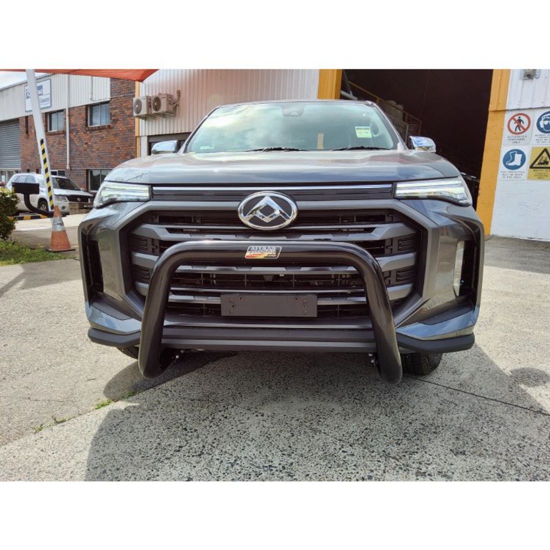 Alloy Black Nudgebar to suit 2022 LDV T60 Max