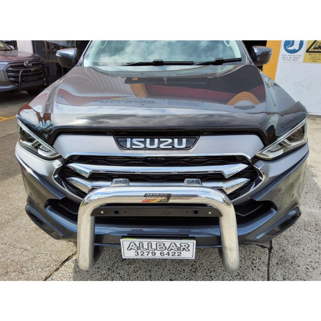 Polished Nudgebar to suit 2022 Isuzu MUX