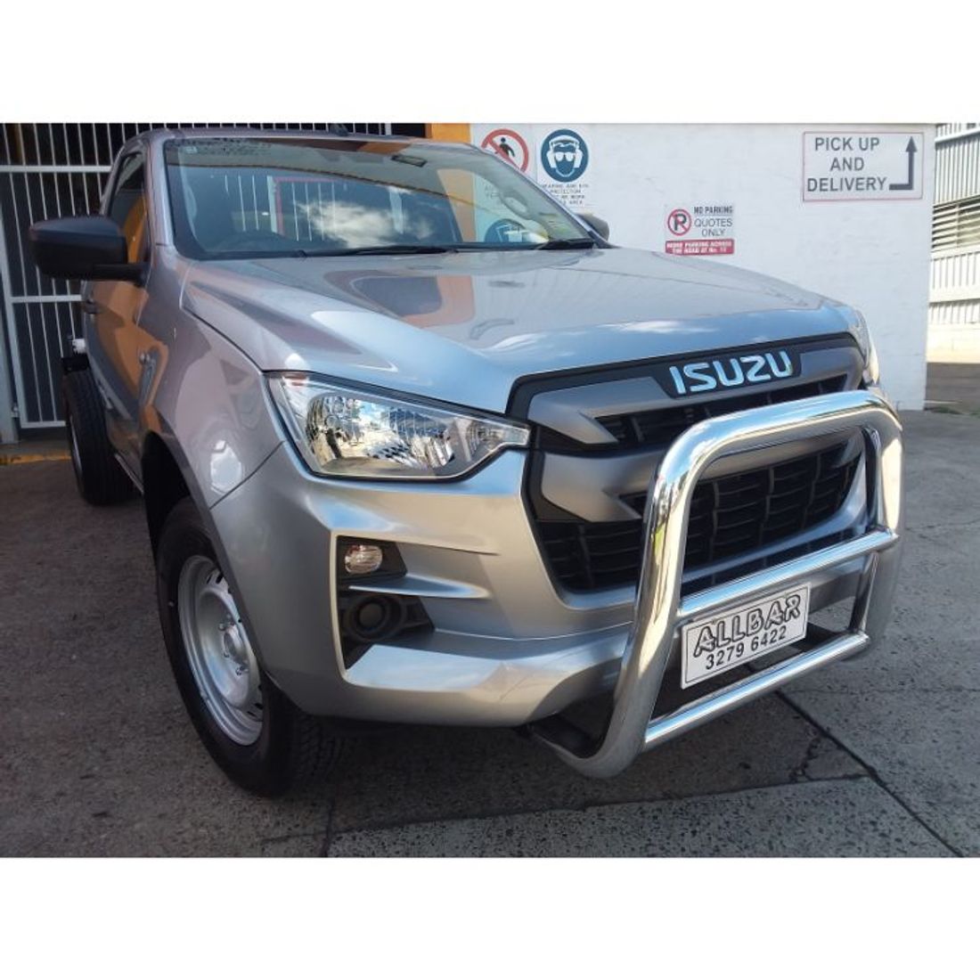 Series III Polished Nudgebar to suit 2022 Isuzu DMax