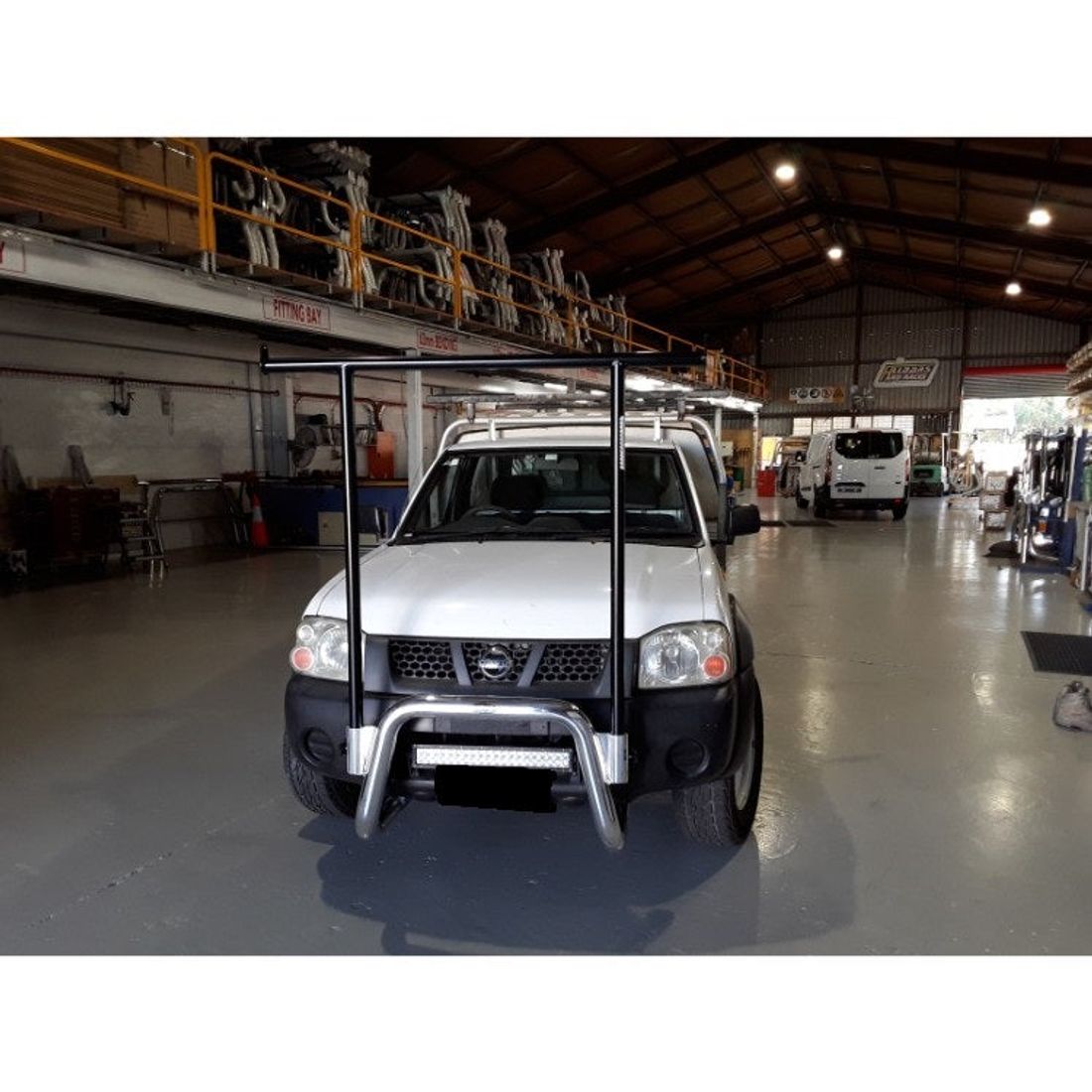 Nudgebar & Hrack Set to suit Nissan D22 Navara