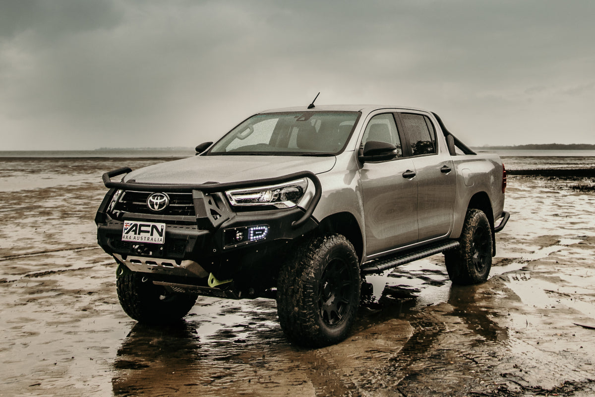 Toyota Hilux 2021-2024 pre facelift - SIDE STEPS