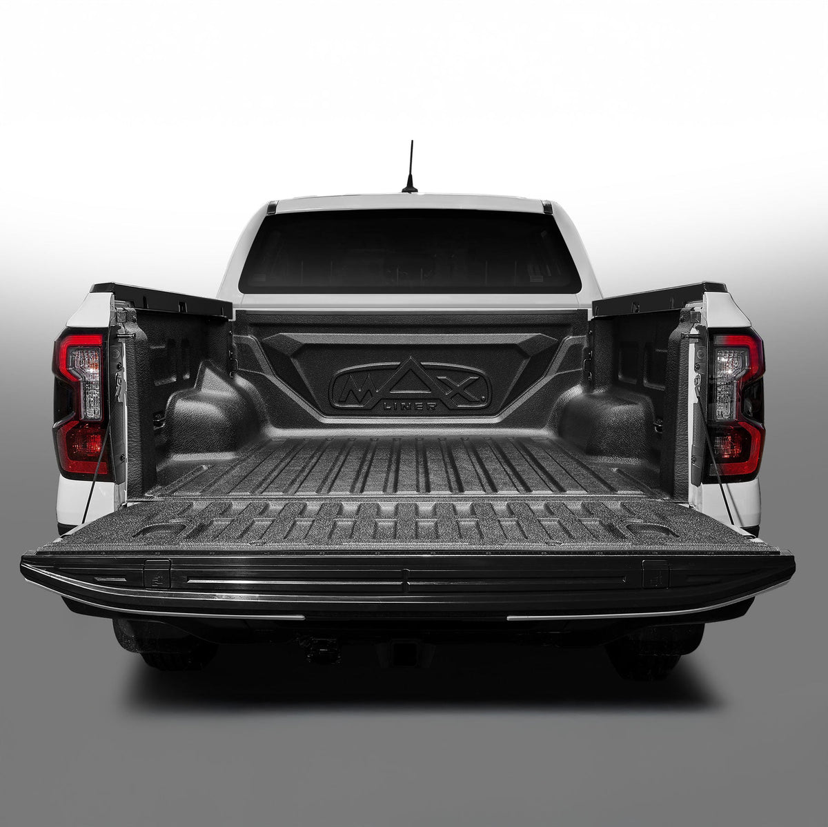2015 - 2025 Toyota Hilux 1 piece Tub Liner
