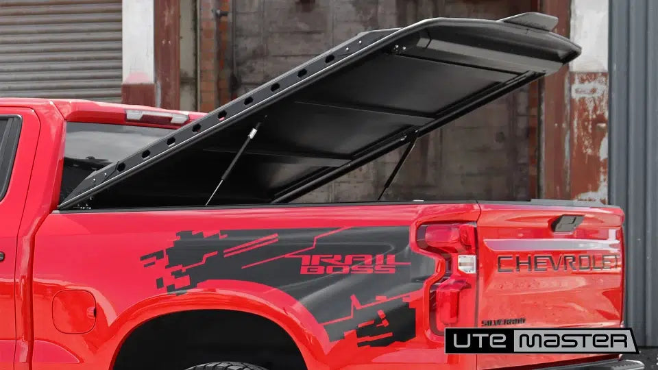 CHEVROLET SILVERADO HARD LID