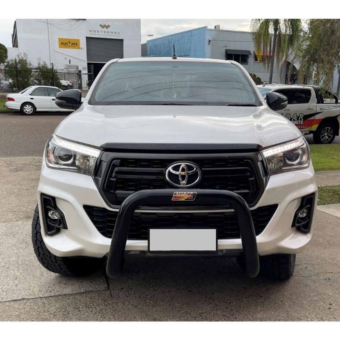 Black Nudgebar to suit 2018 Toyota Hilux Rogue