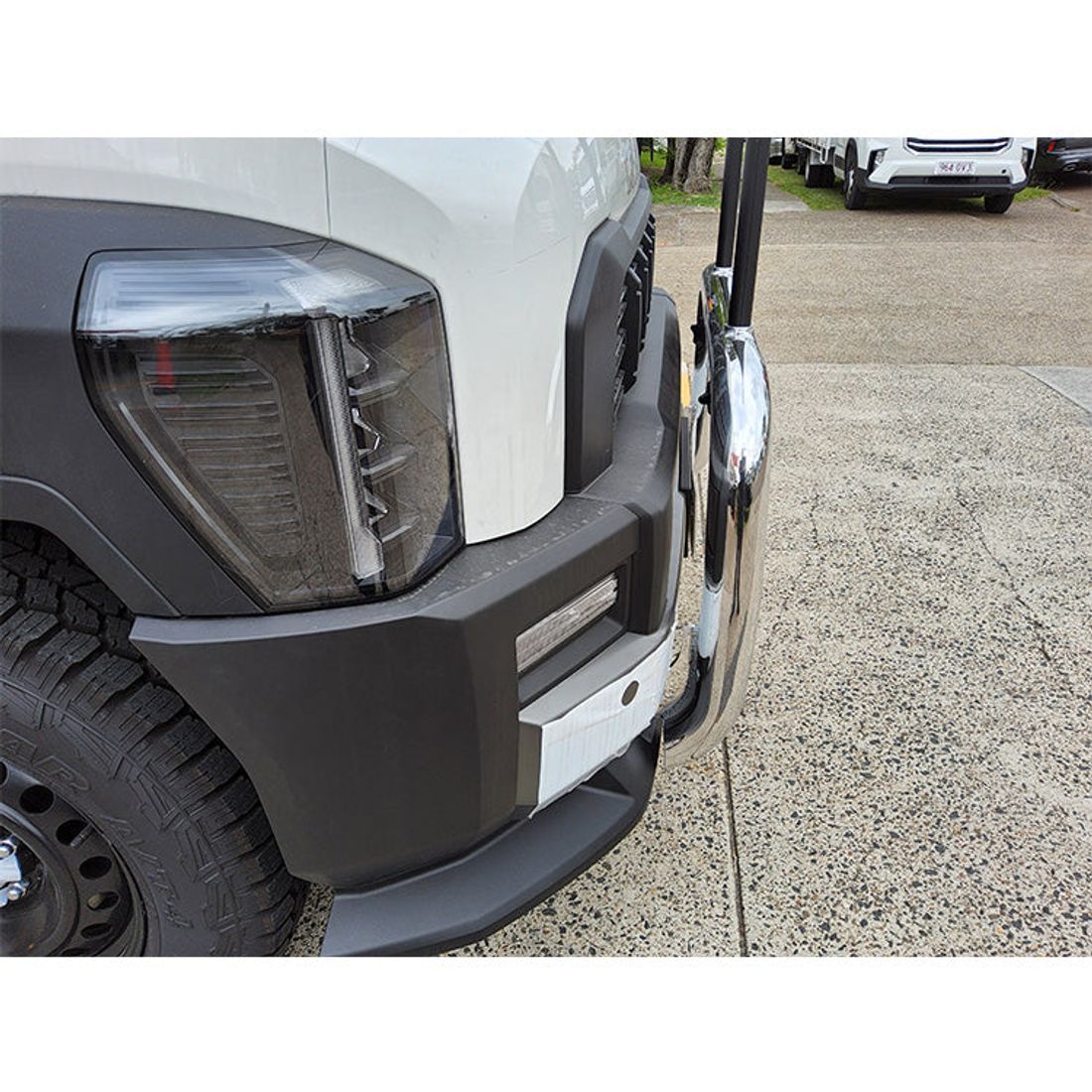 Polished Alloy Nudgebar with black HRack set to suit 2025 Kia Tasman