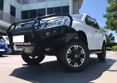 ISUZU MU-X (2013-2016)