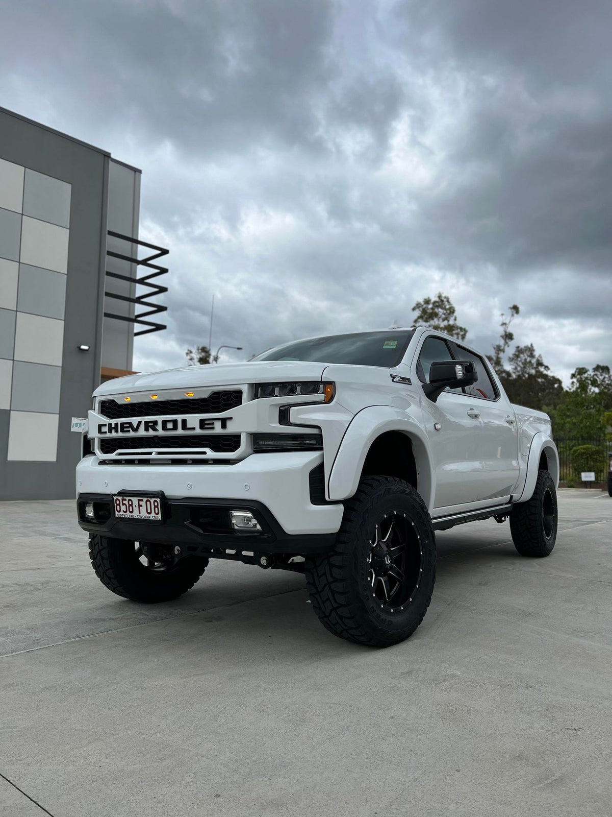 ORI Electric Steps Chevy Silverado 1500 LTZ & Trailboss 2019-2022