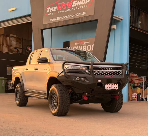 HILUX WIDE-TRACK ROGUE Custom Ute Build