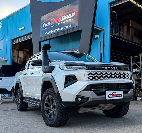 N90 HILUX WORKSHOP RIG Custom Ute Build